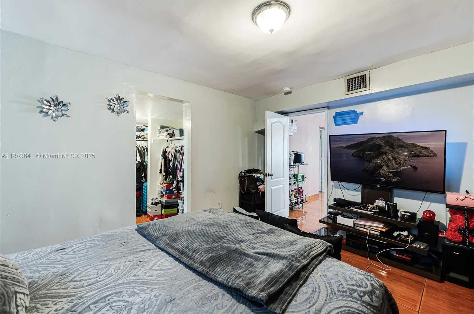 Small Image of 578 NORTH WEST 97TH ST #2, Miami Number 9