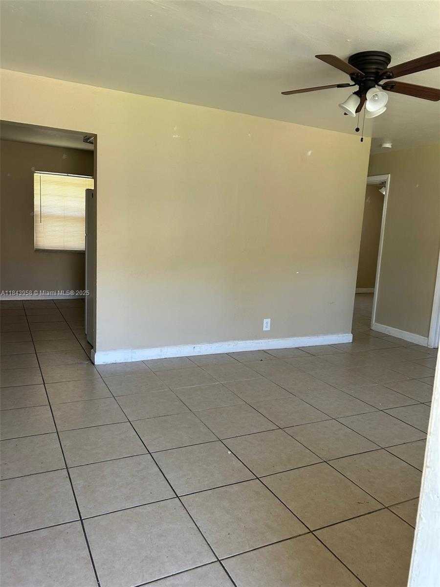Small Image of 526 NORTH WEST 15TH TER, Fort Lauderdale Number 2