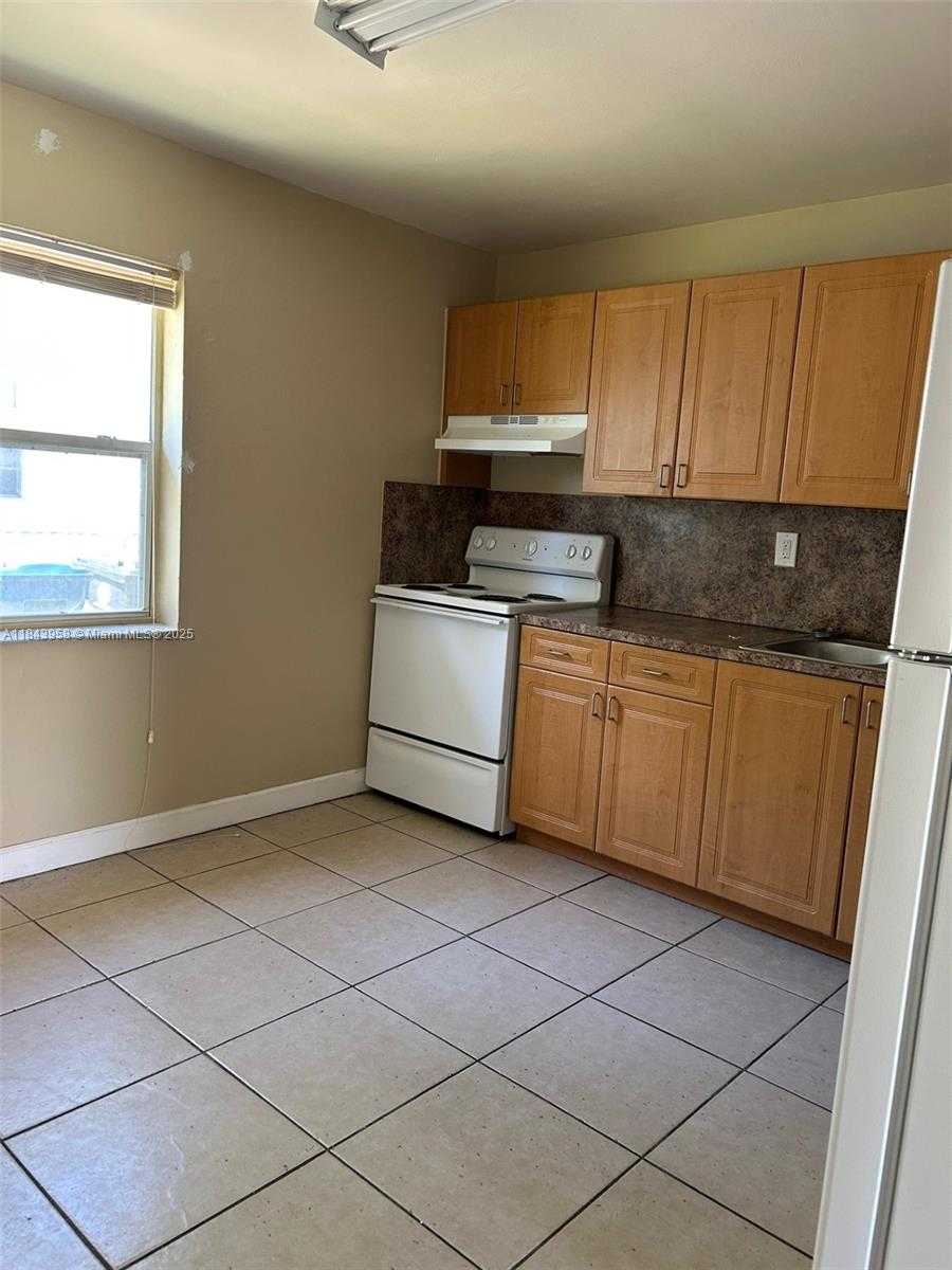 Small Image of 526 NORTH WEST 15TH TER, Fort Lauderdale Number 3