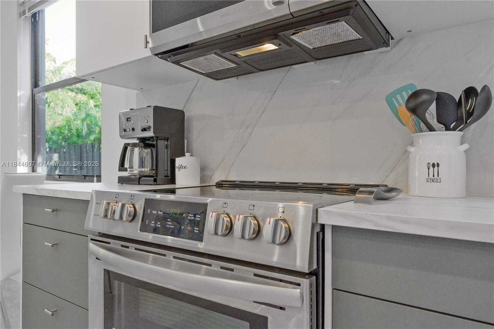 Small Image of 2887 SOUTH WEST 33RD AVE #2, Miami Number 14