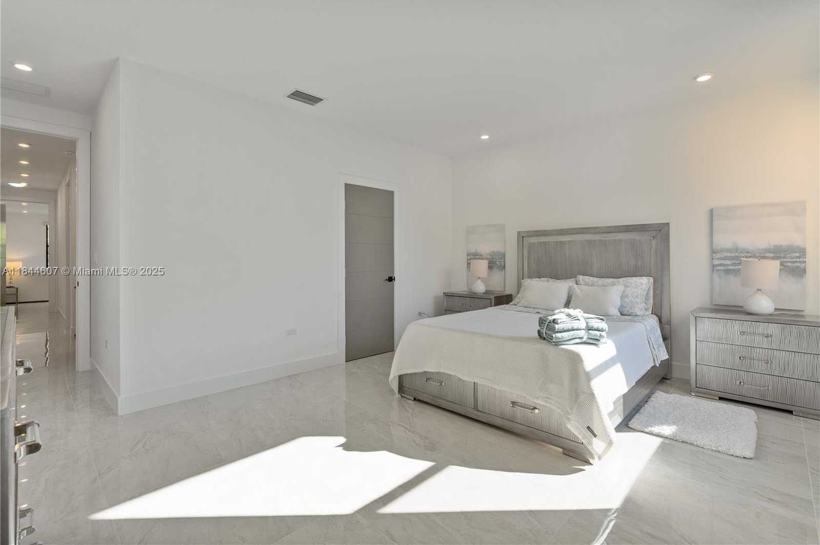 Small Image of 2887 SOUTH WEST 33RD AVE #2, Miami Number 17