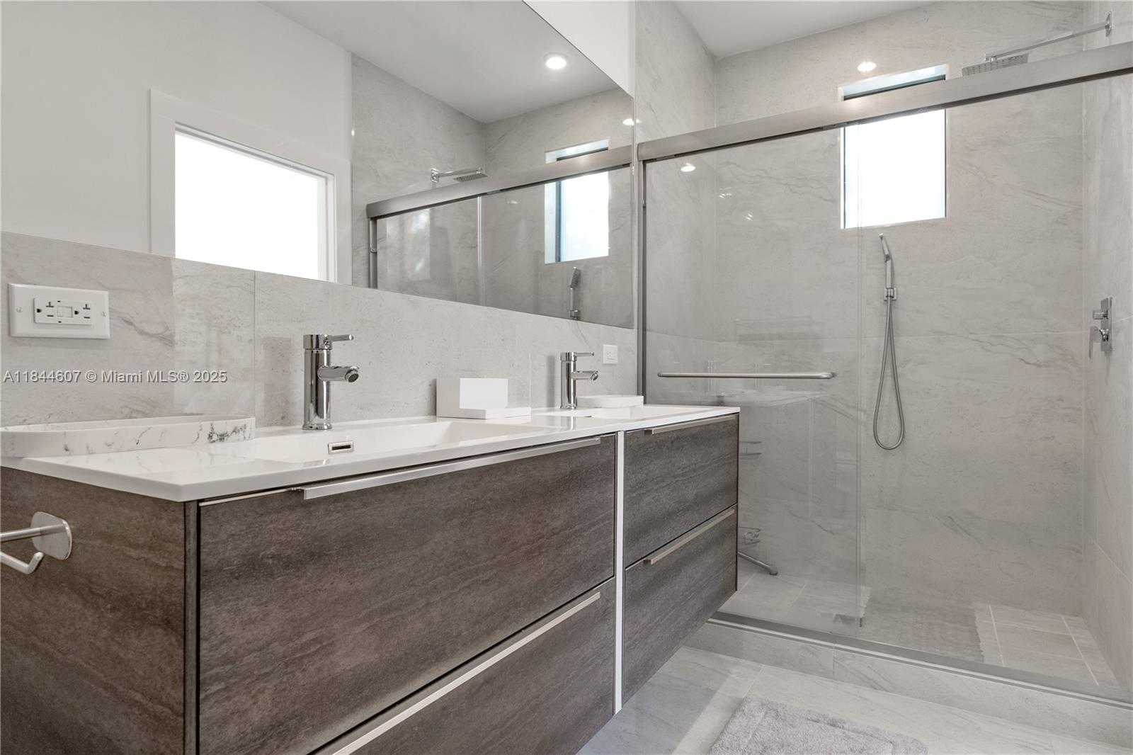 Small Image of 2887 SOUTH WEST 33RD AVE #2, Miami Number 19