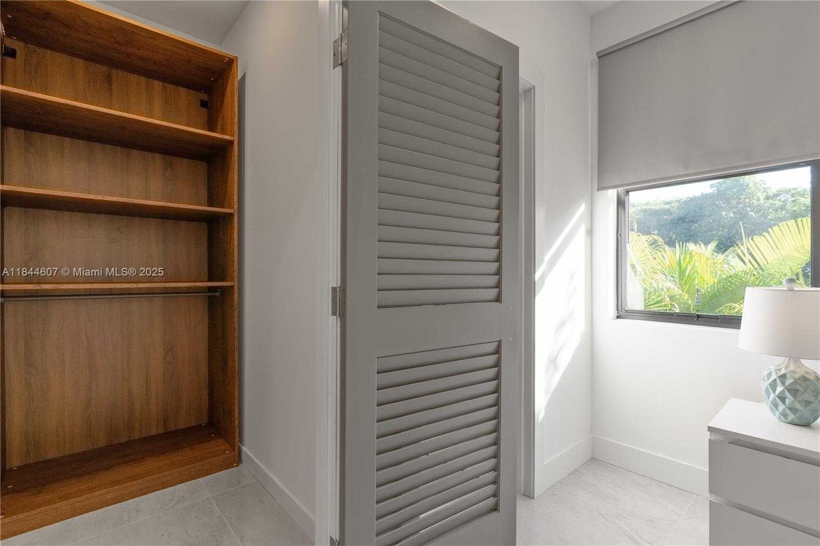 Small Image of 2887 SOUTH WEST 33RD AVE #2, Miami Number 22