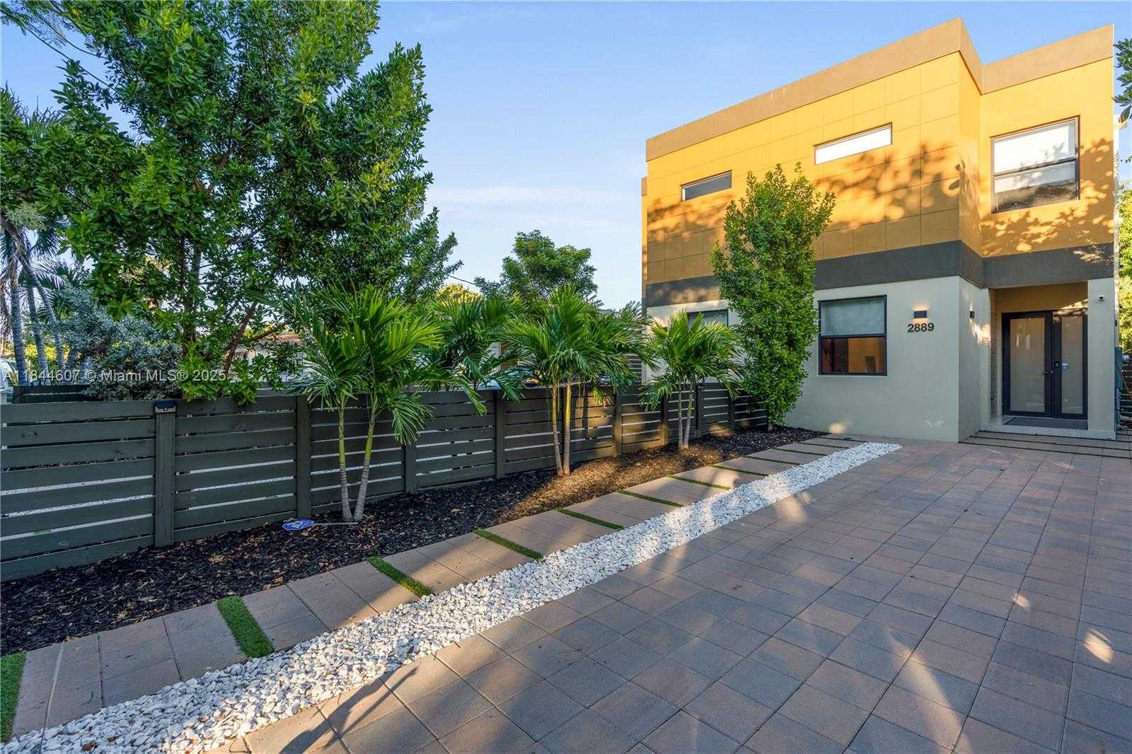 Small Image of 2887 SOUTH WEST 33RD AVE #2, Miami Number 37