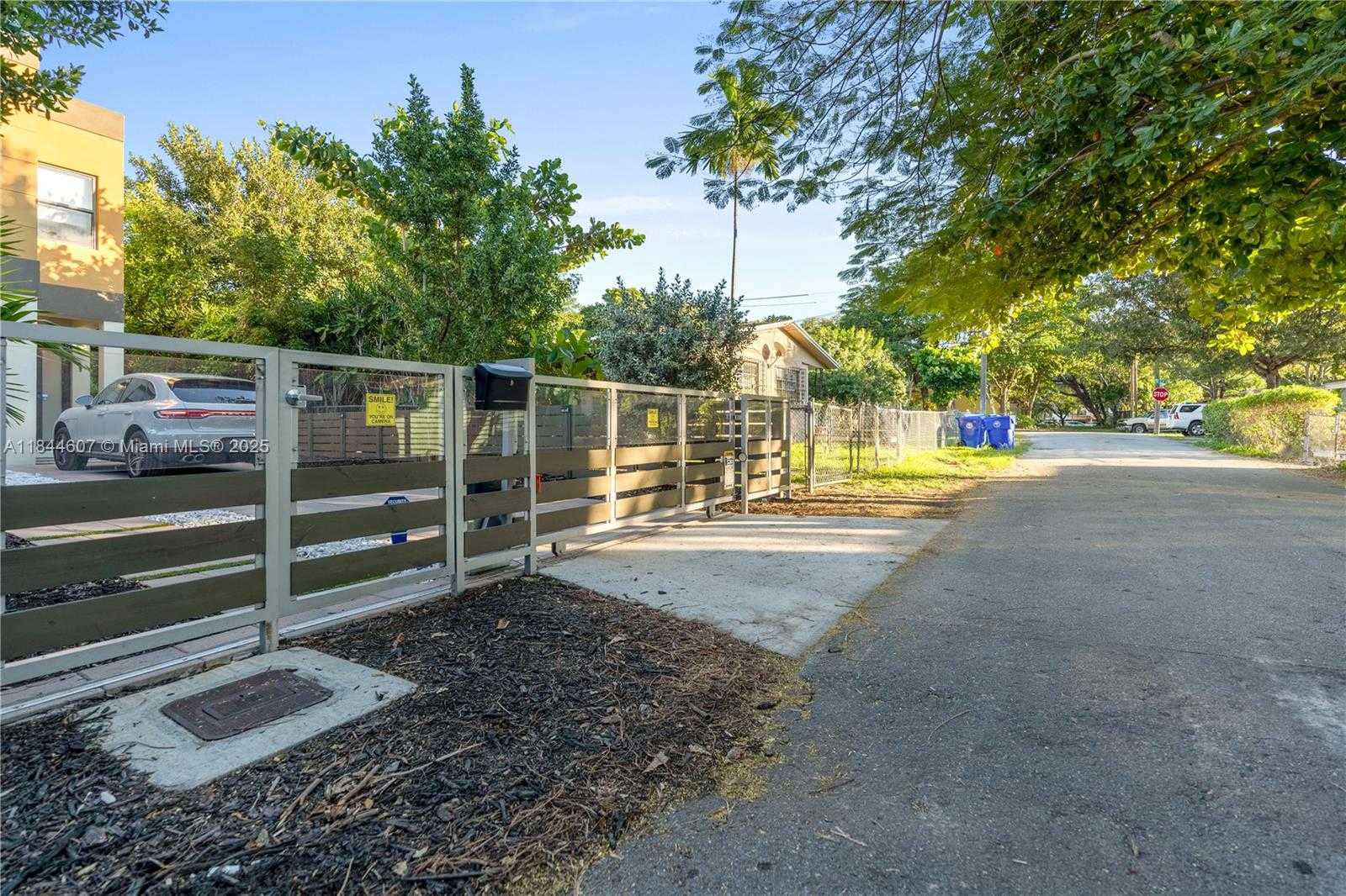 Small Image of 2887 SOUTH WEST 33RD AVE #2, Miami Number 38