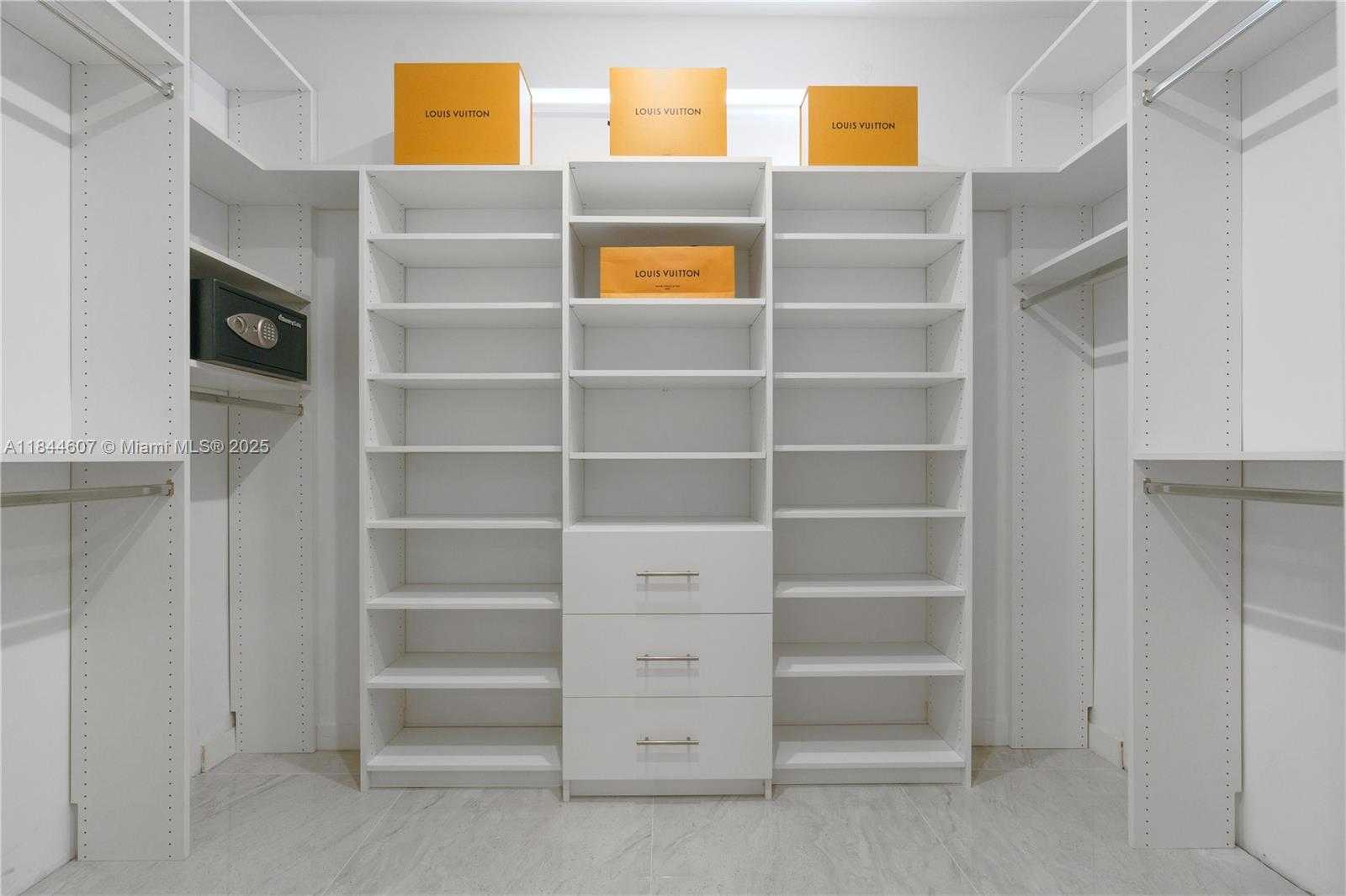 Small Image of 2887 SOUTH WEST 33RD AVE #2, Miami Number 4