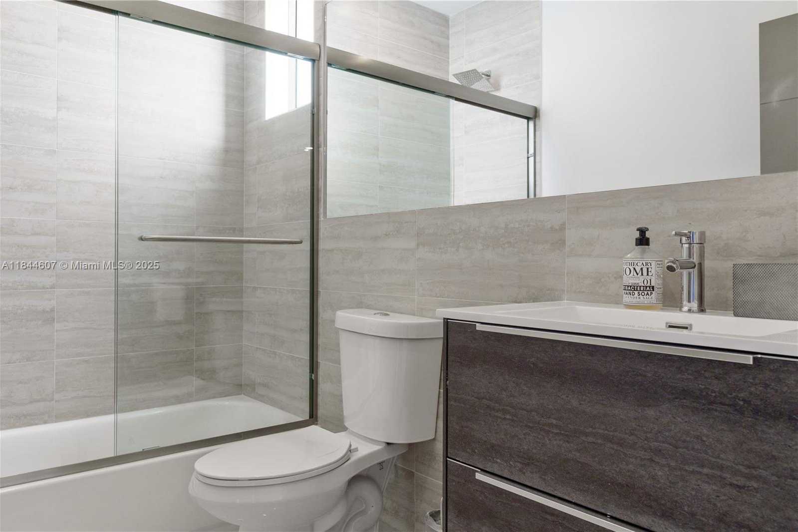 Small Image of 2887 SOUTH WEST 33RD AVE #2, Miami Number 5