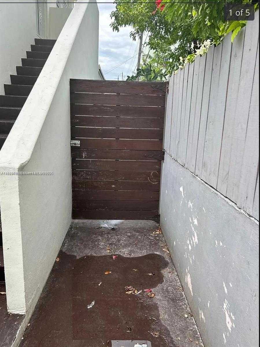 Small Image of 2215 NORTH WEST 33RD ST, Miami Number 15