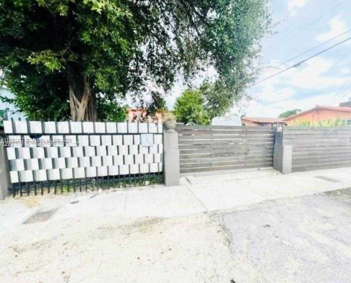 Small Image of 2215 NORTH WEST 33RD ST, Miami Number 2