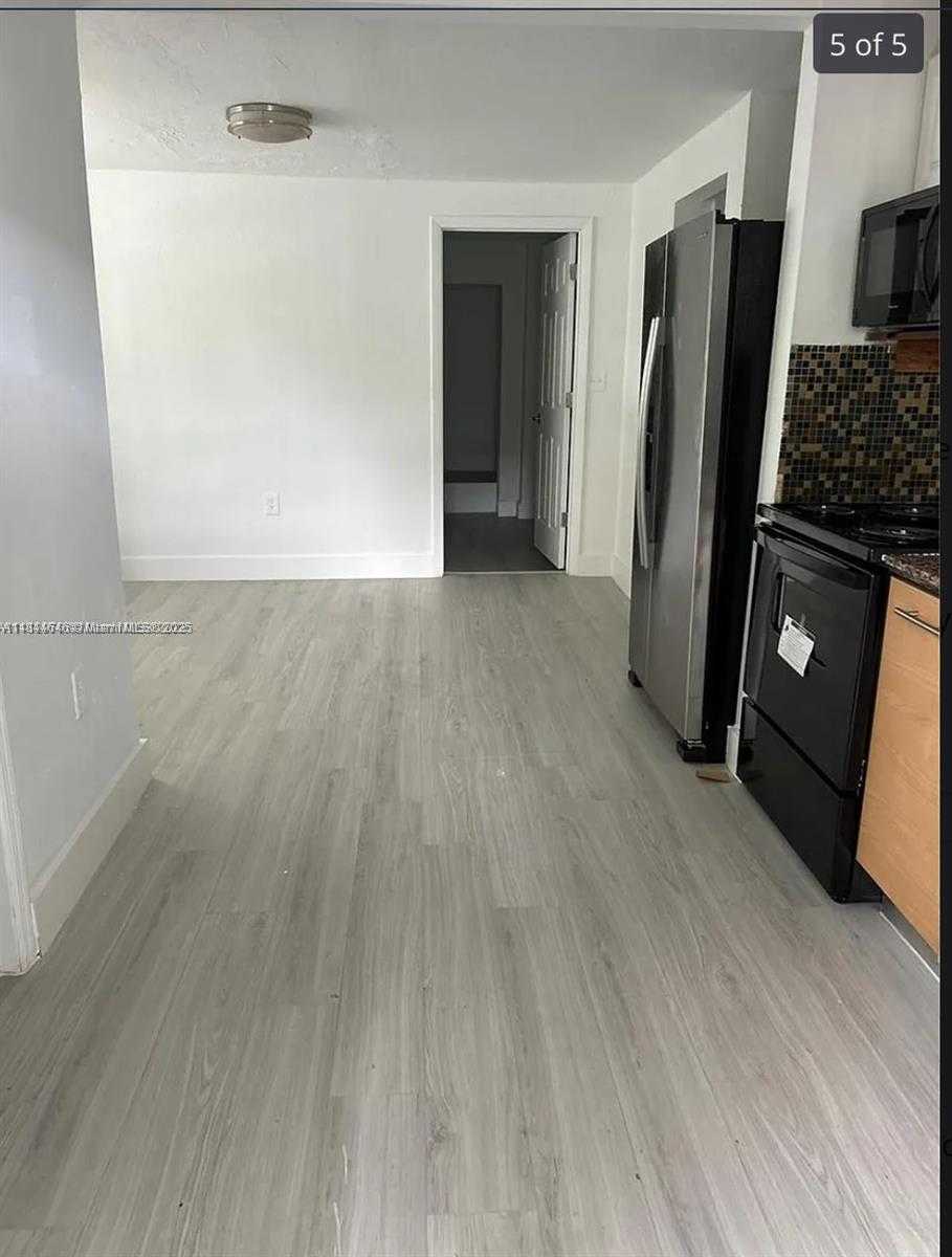 Small Image of 2215 NORTH WEST 33RD ST, Miami Number 3