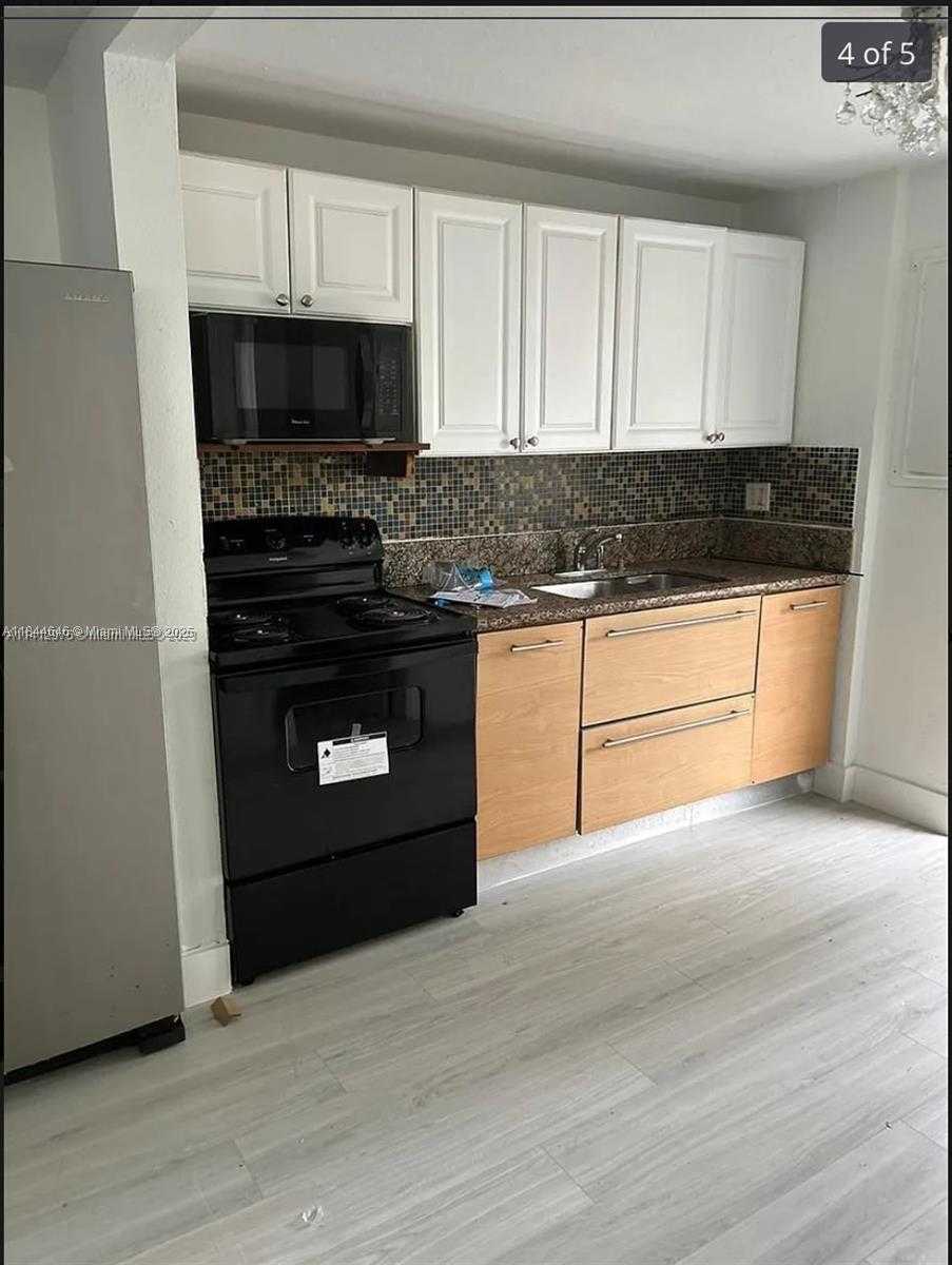 Small Image of 2215 NORTH WEST 33RD ST, Miami Number 4