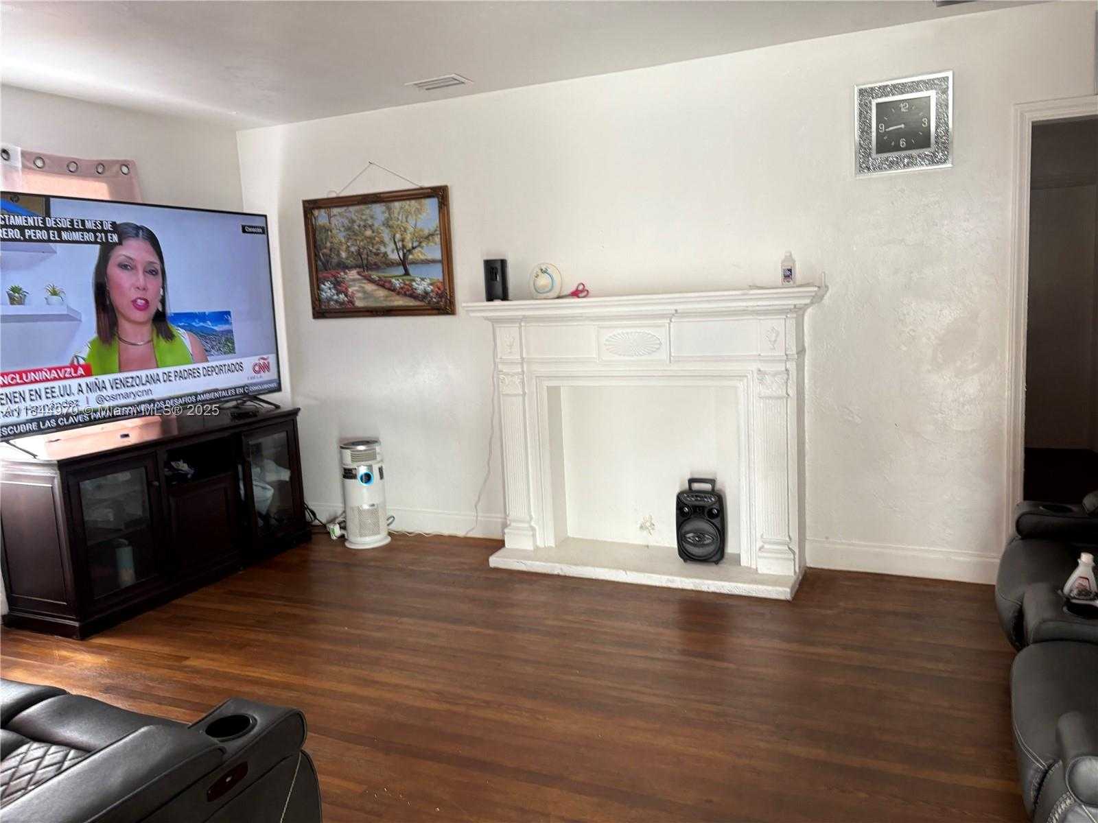 Small Image of 3072 SOUTH WEST 16TH ST, Miami Number 13