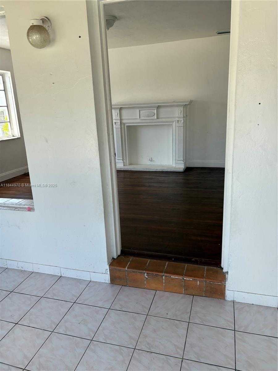 Small Image of 3072 SOUTH WEST 16TH ST, Miami Number 20