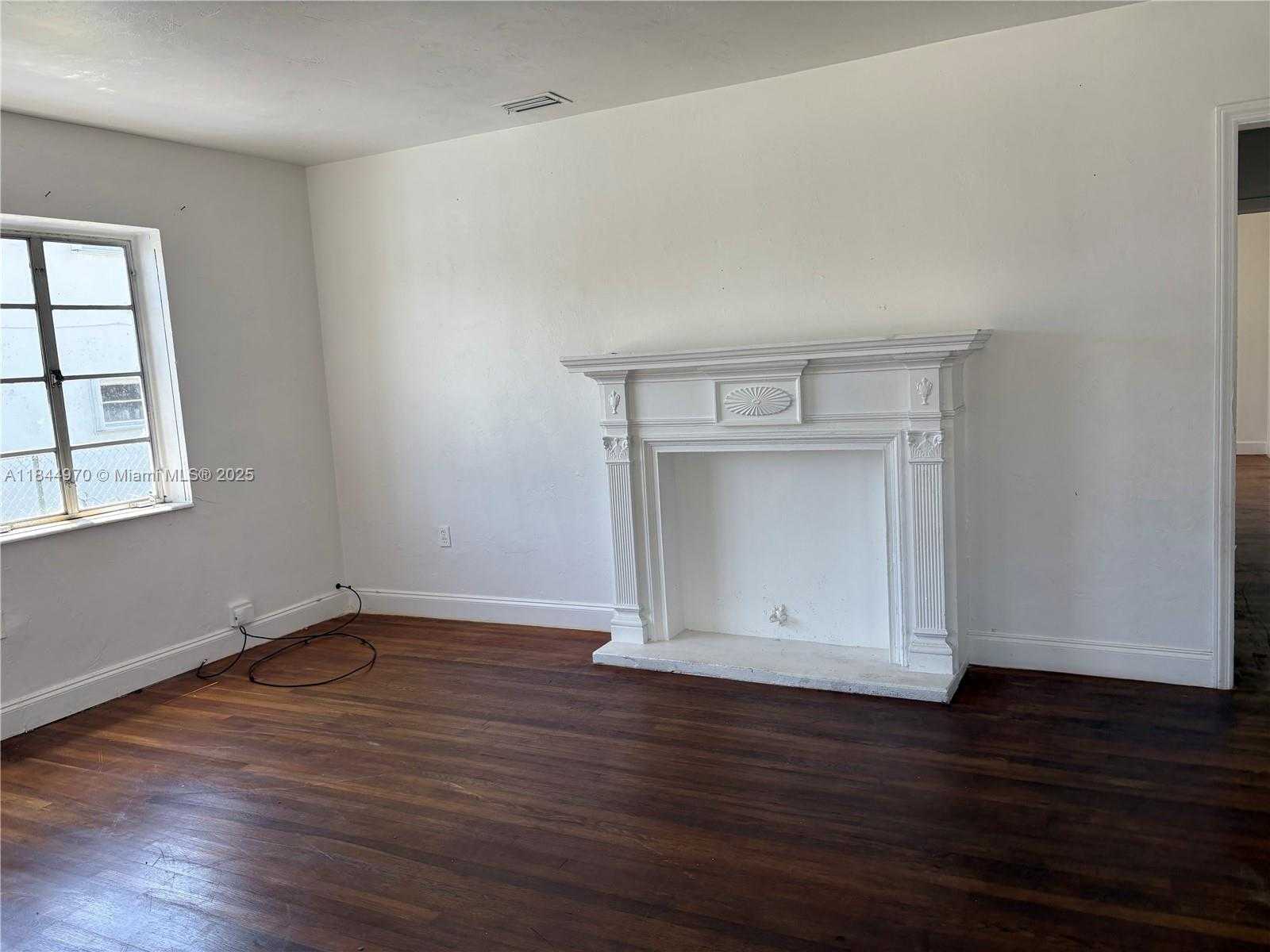 Small Image of 3072 SOUTH WEST 16TH ST, Miami Number 21