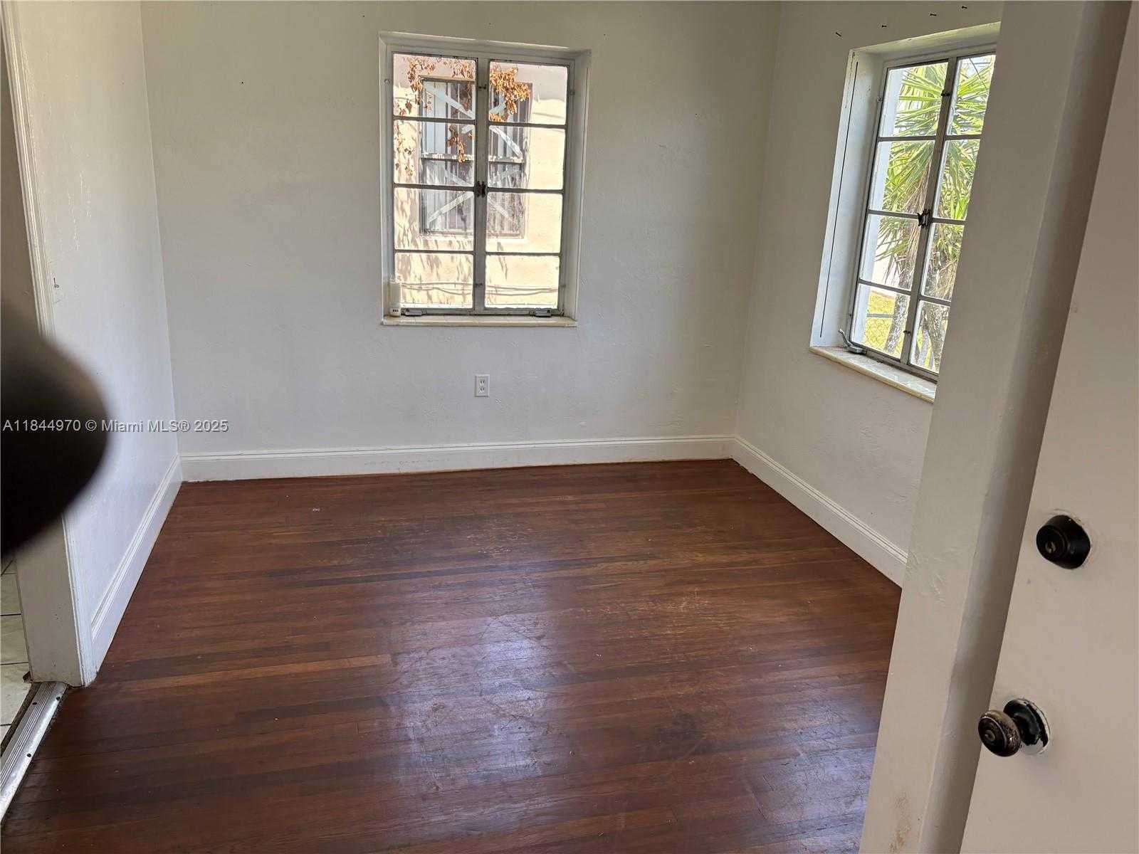 Small Image of 3072 SOUTH WEST 16TH ST, Miami Number 22