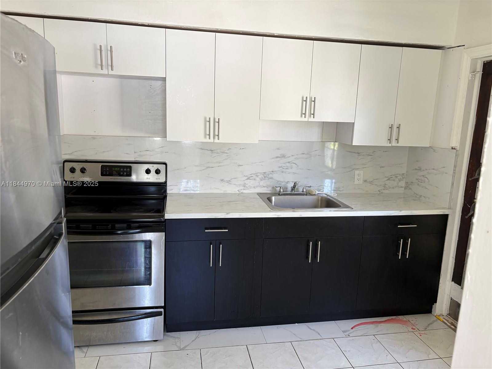 Small Image of 3072 SOUTH WEST 16TH ST, Miami Number 23