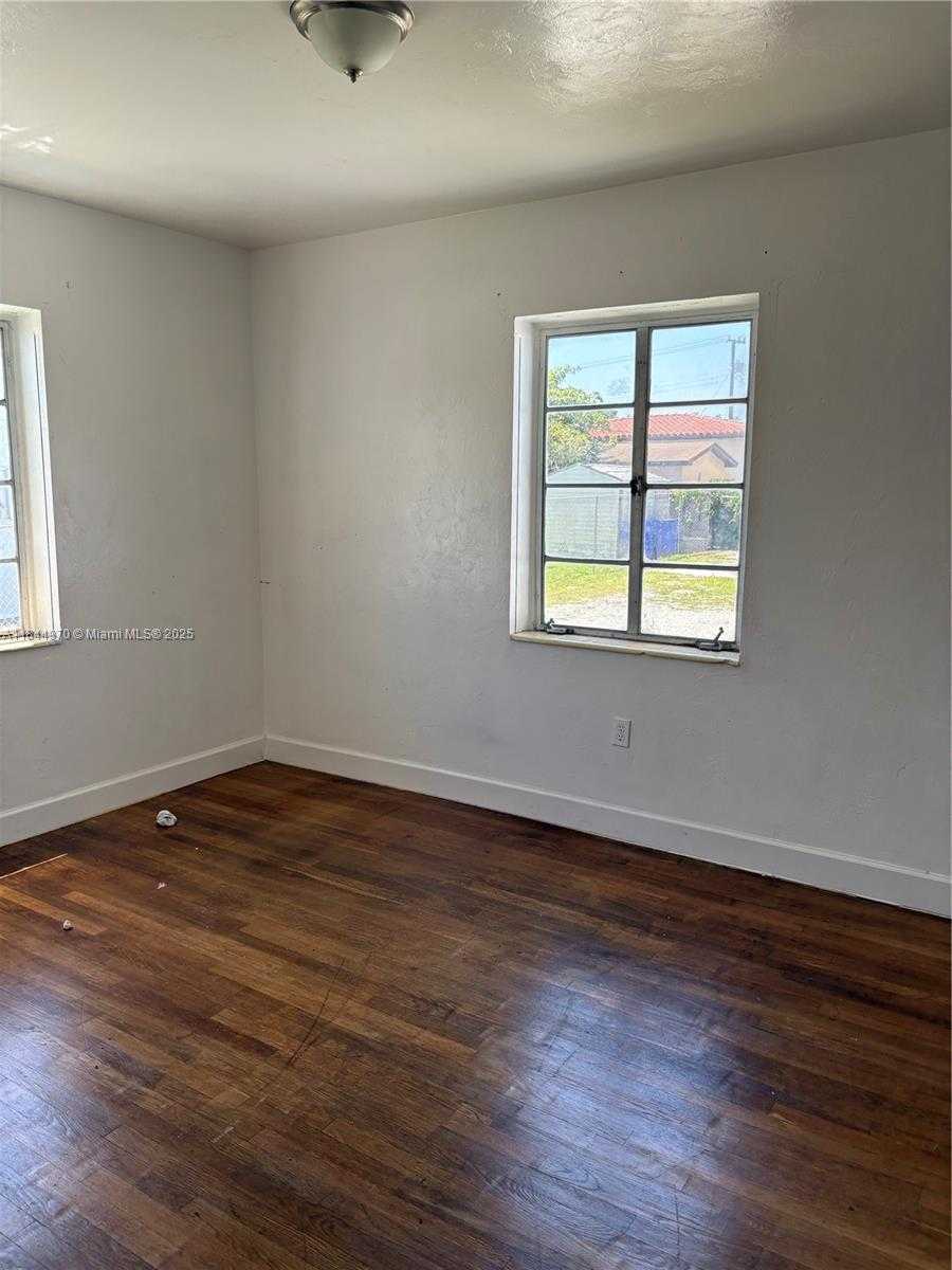 Small Image of 3072 SOUTH WEST 16TH ST, Miami Number 24