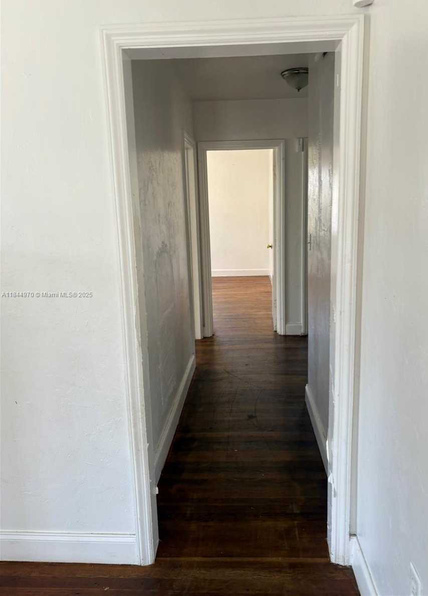 Small Image of 3072 SOUTH WEST 16TH ST, Miami Number 26