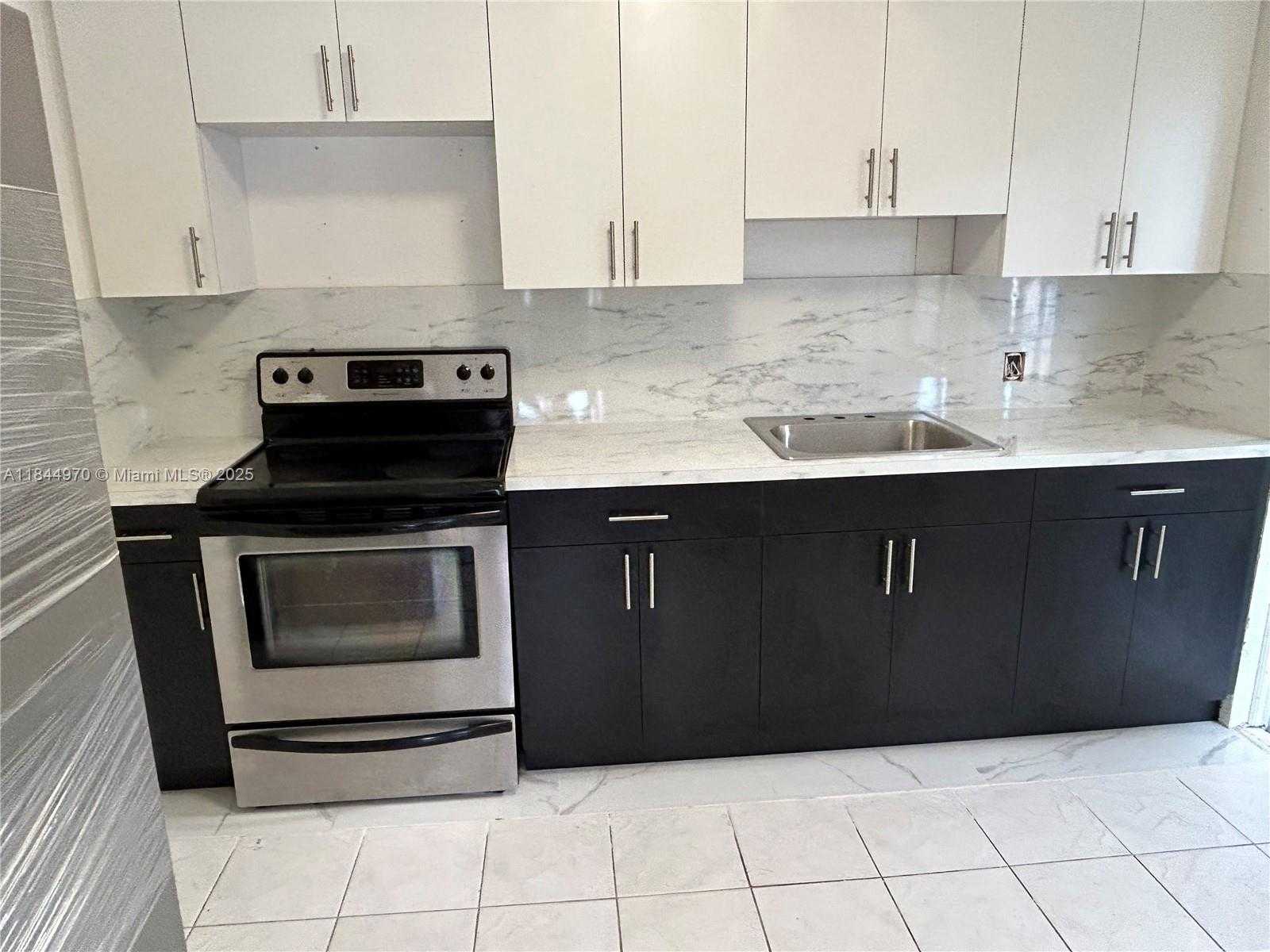 Small Image of 3072 SOUTH WEST 16TH ST, Miami Number 30