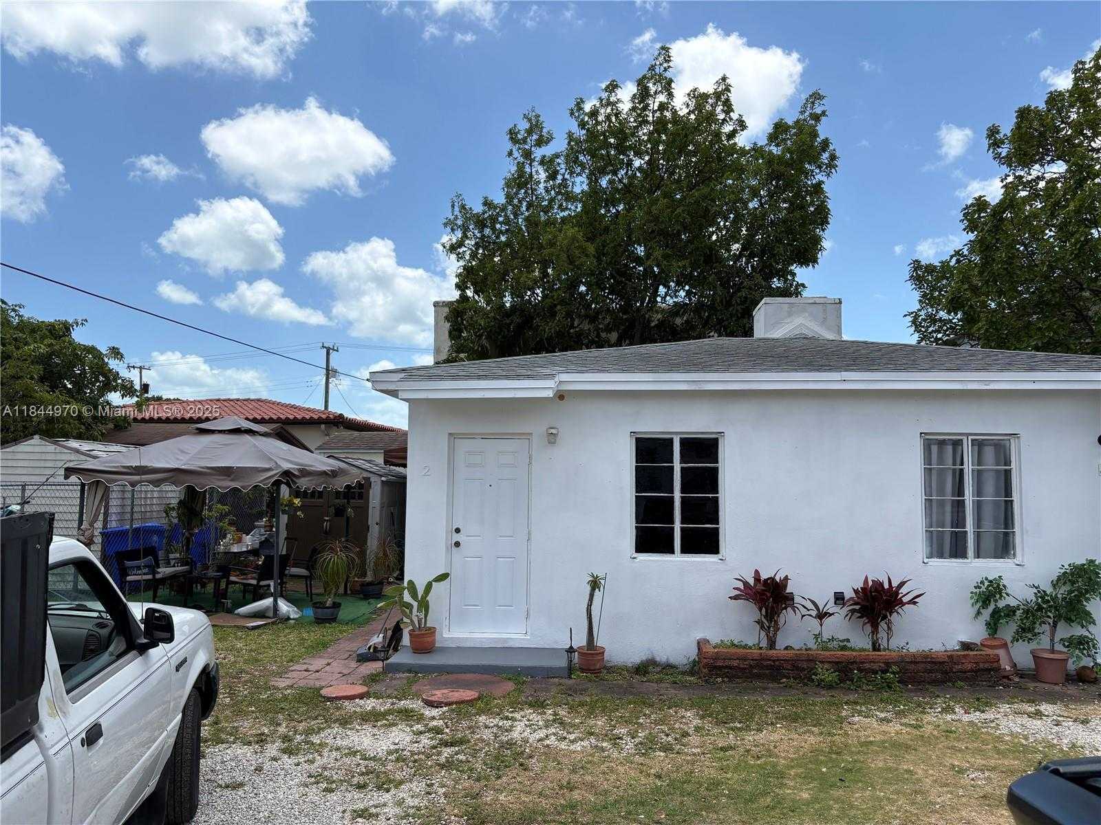 Small Image of 3072 SOUTH WEST 16TH ST, Miami Number 4