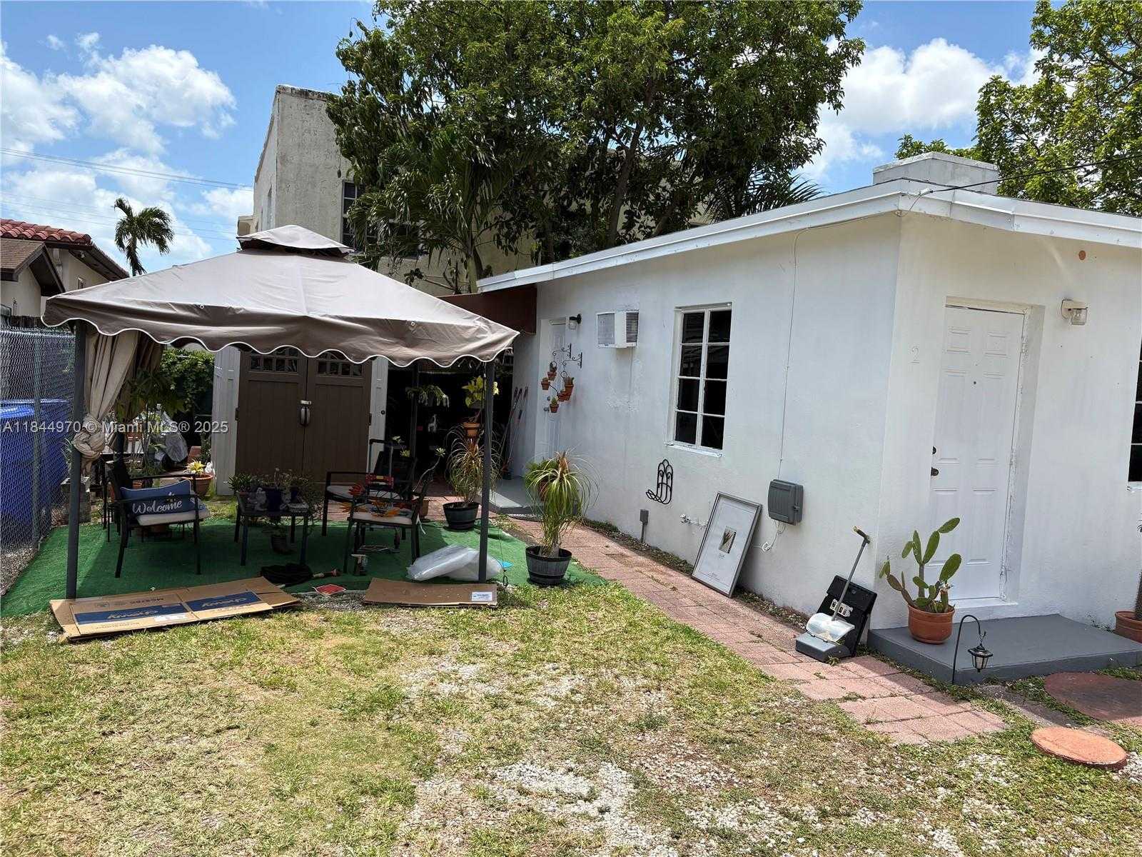 Small Image of 3072 SOUTH WEST 16TH ST, Miami Number 6