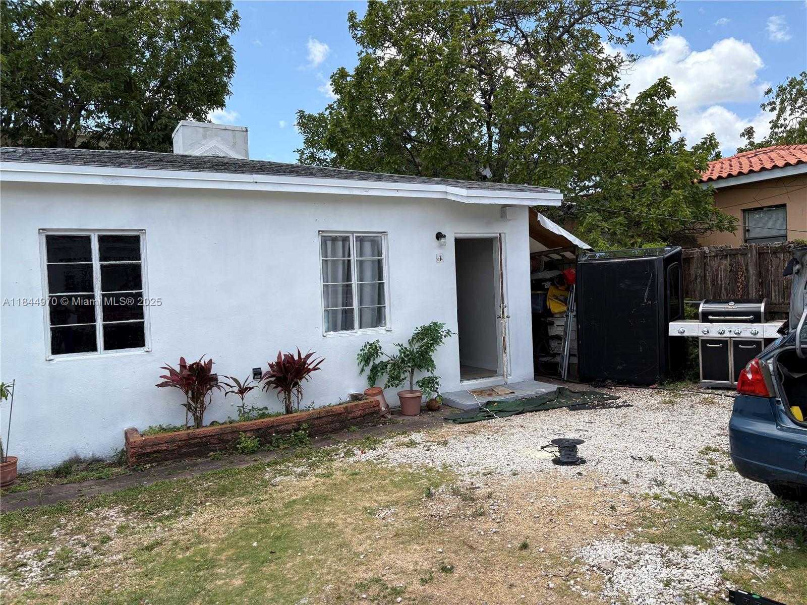Small Image of 3072 SOUTH WEST 16TH ST, Miami Number 9