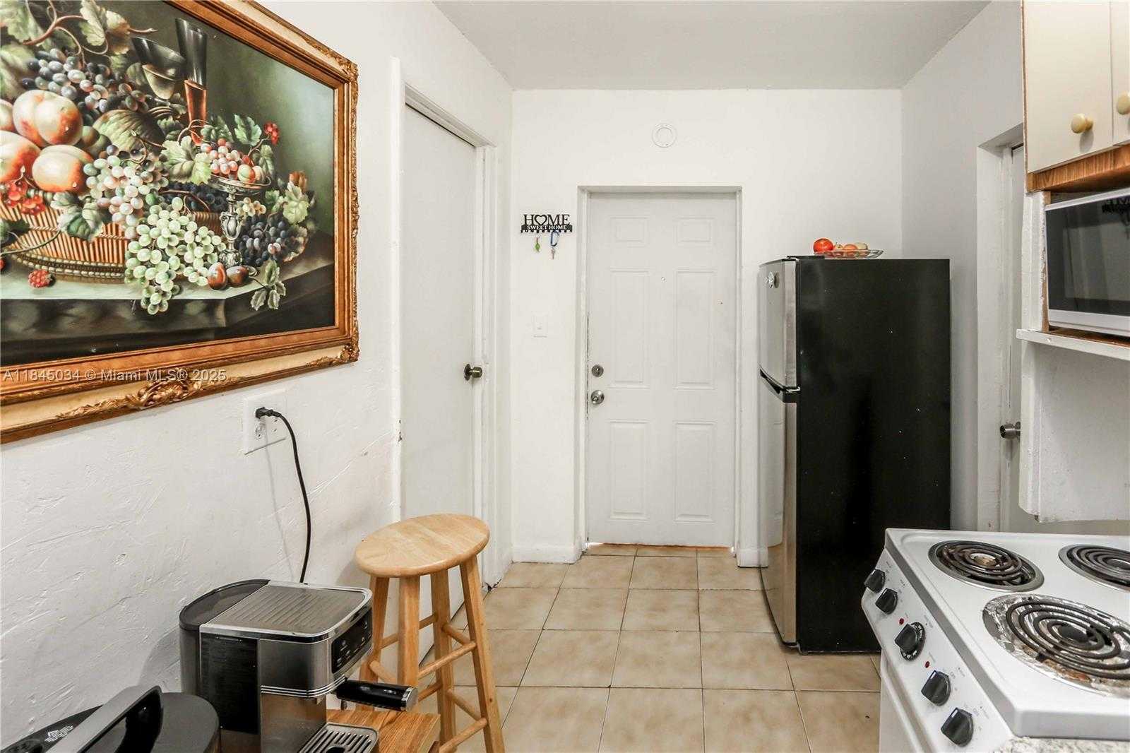 Small Image of 190 WEST 33RD ST #4, Hialeah Number 11