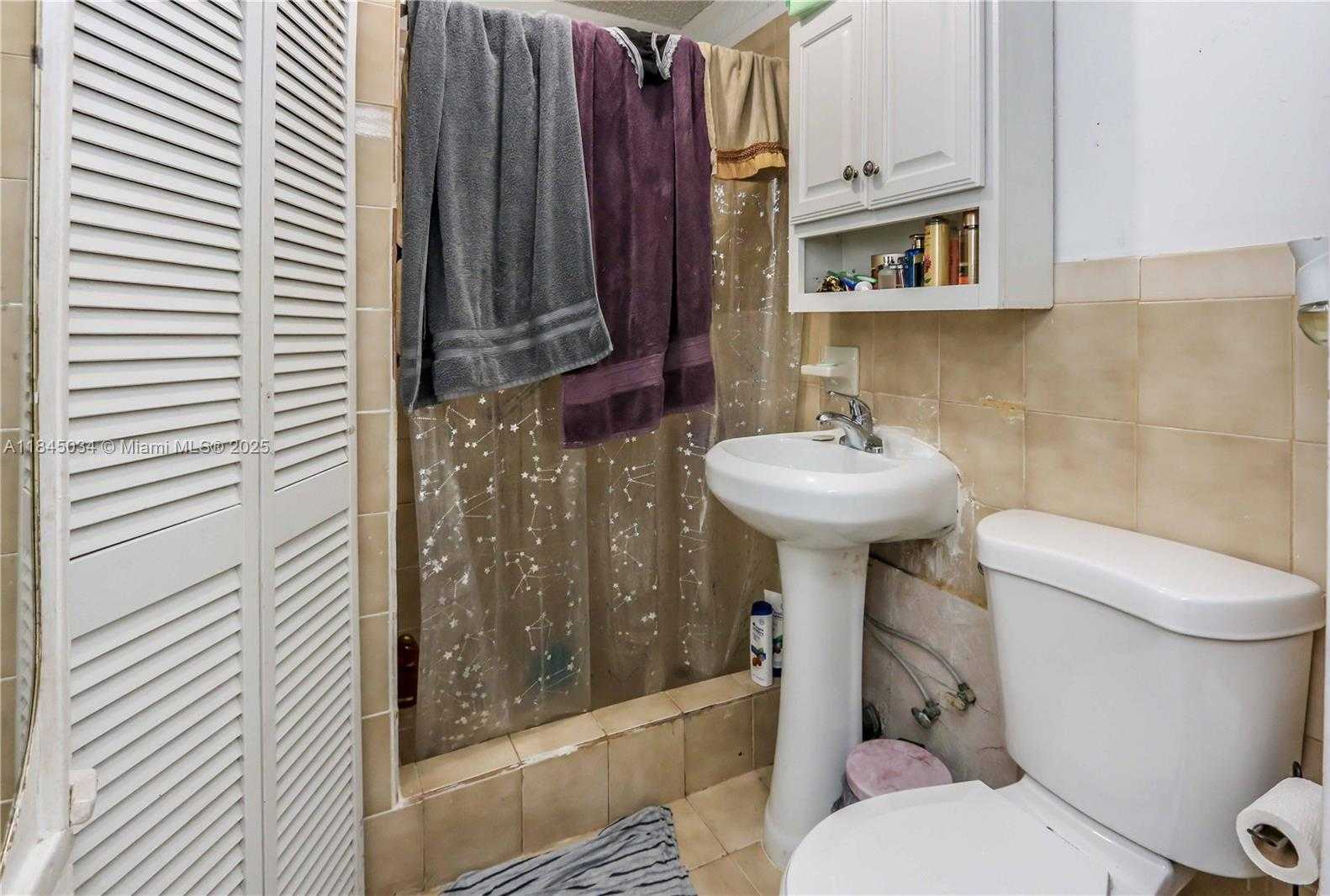 Small Image of 190 WEST 33RD ST #4, Hialeah Number 12