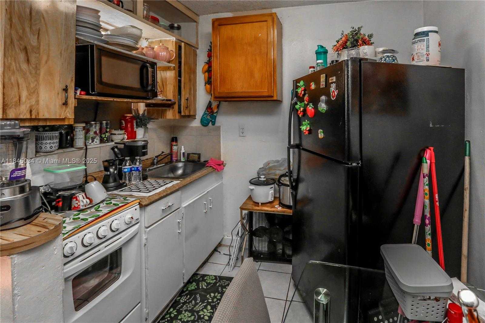 Small Image of 190 WEST 33RD ST #4, Hialeah Number 18