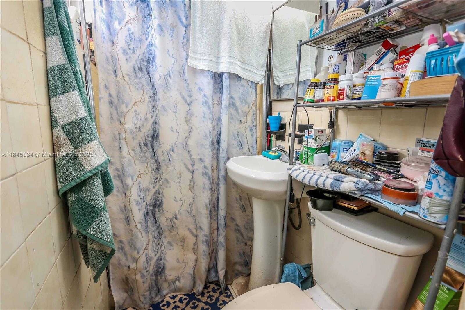 Small Image of 190 WEST 33RD ST #4, Hialeah Number 28