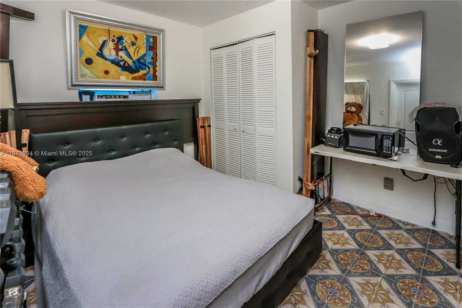 Small Image of 190 WEST 33RD ST #4, Hialeah Number 3