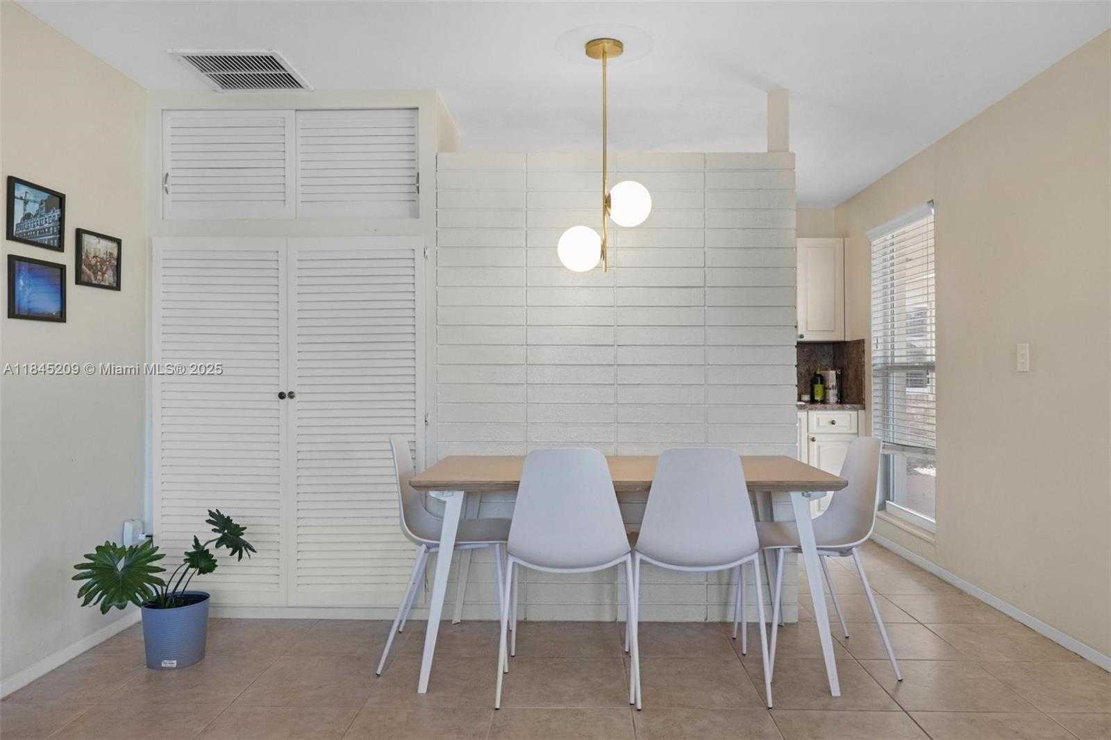 Small Image of 1433 NORTH EAST 22ND ST, Wilton Manors Number 10