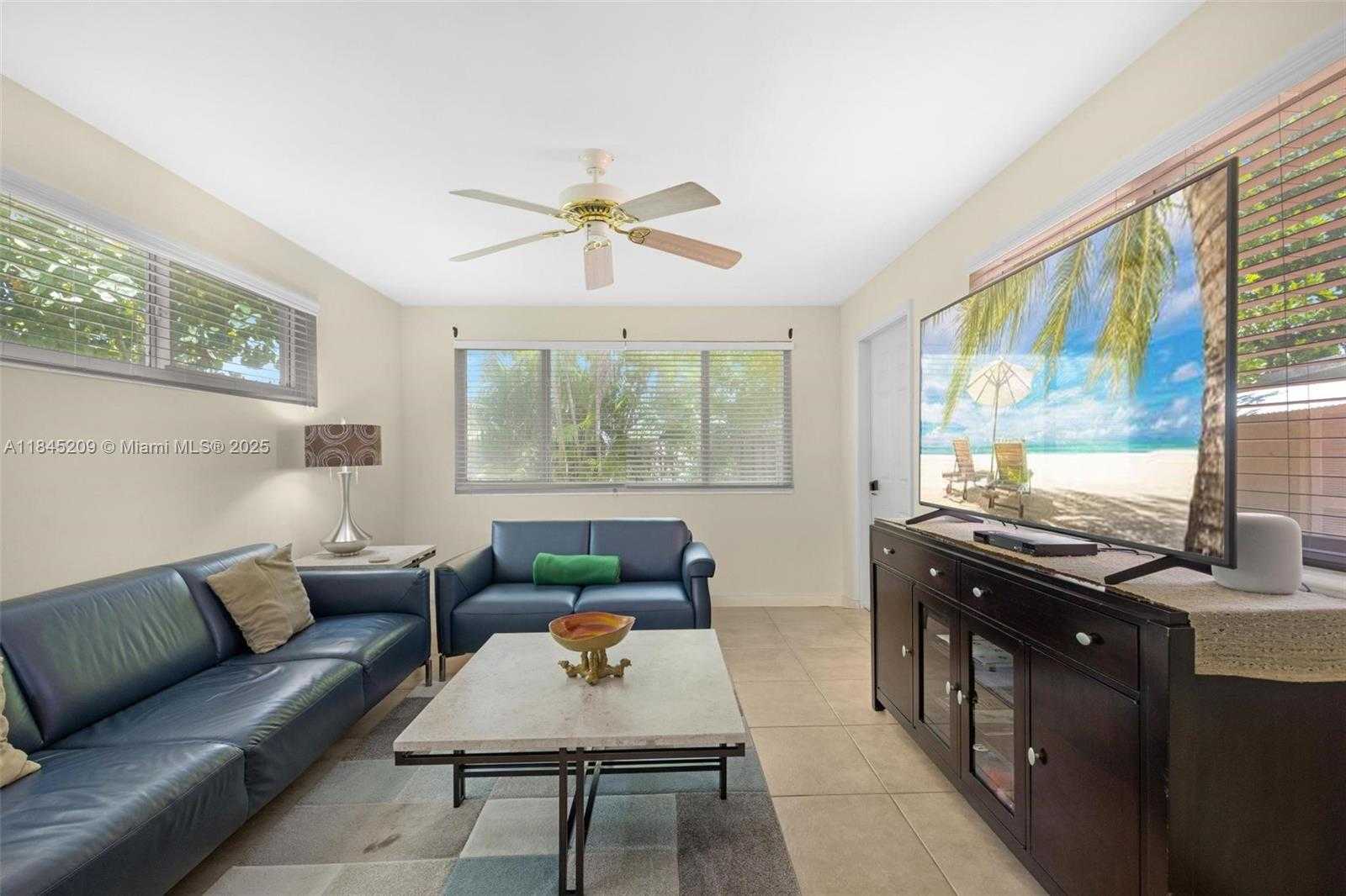 Small Image of 1433 NORTH EAST 22ND ST, Wilton Manors Number 25