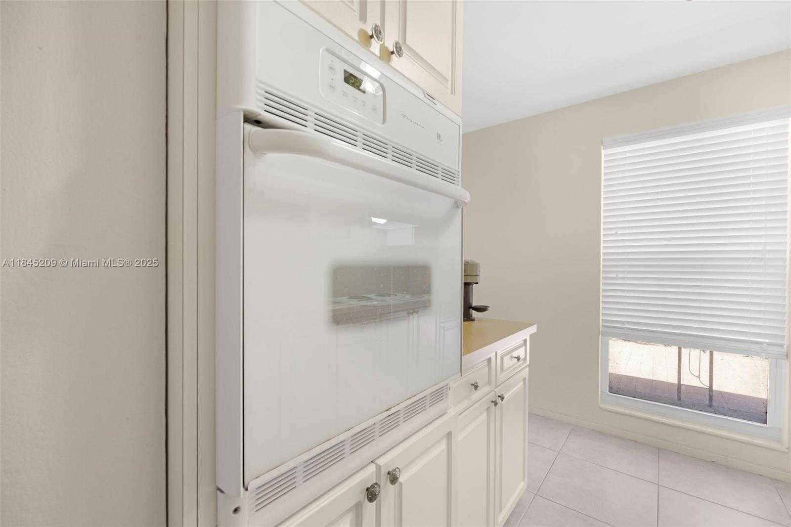 Small Image of 1433 NORTH EAST 22ND ST, Wilton Manors Number 27