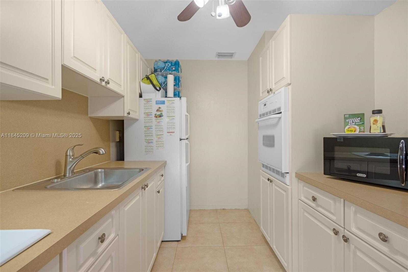 Small Image of 1433 NORTH EAST 22ND ST, Wilton Manors Number 29