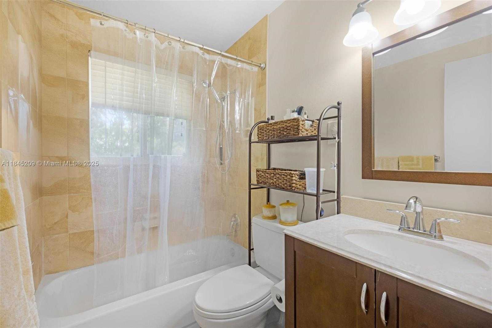 Small Image of 1433 NORTH EAST 22ND ST, Wilton Manors Number 31