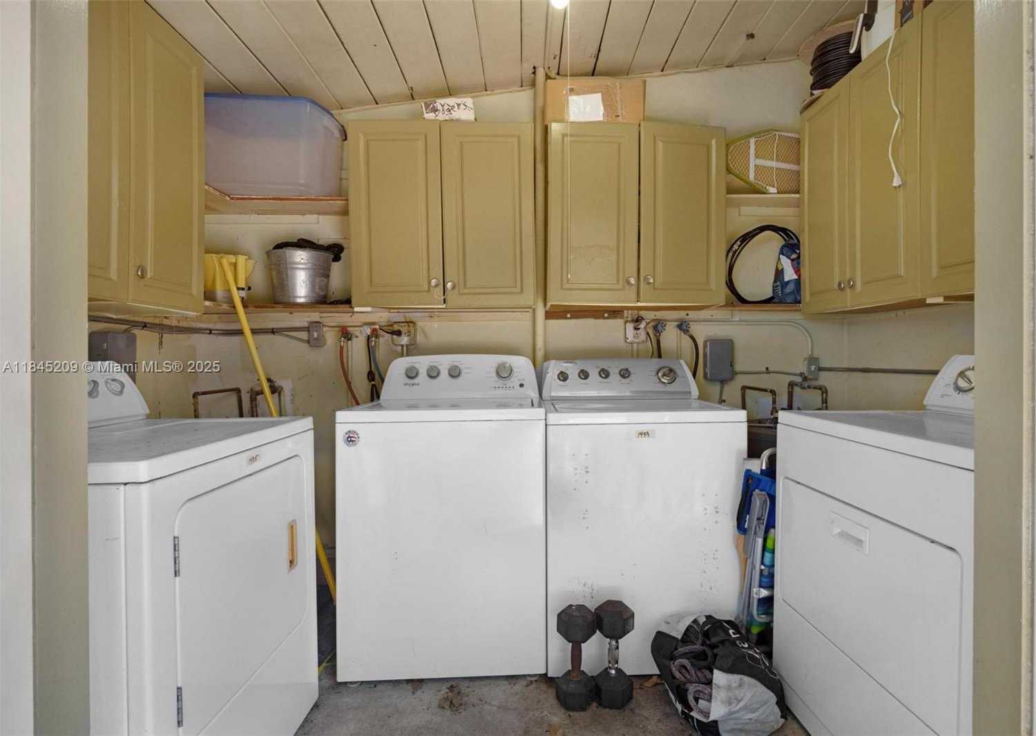 Small Image of 1433 NORTH EAST 22ND ST, Wilton Manors Number 32
