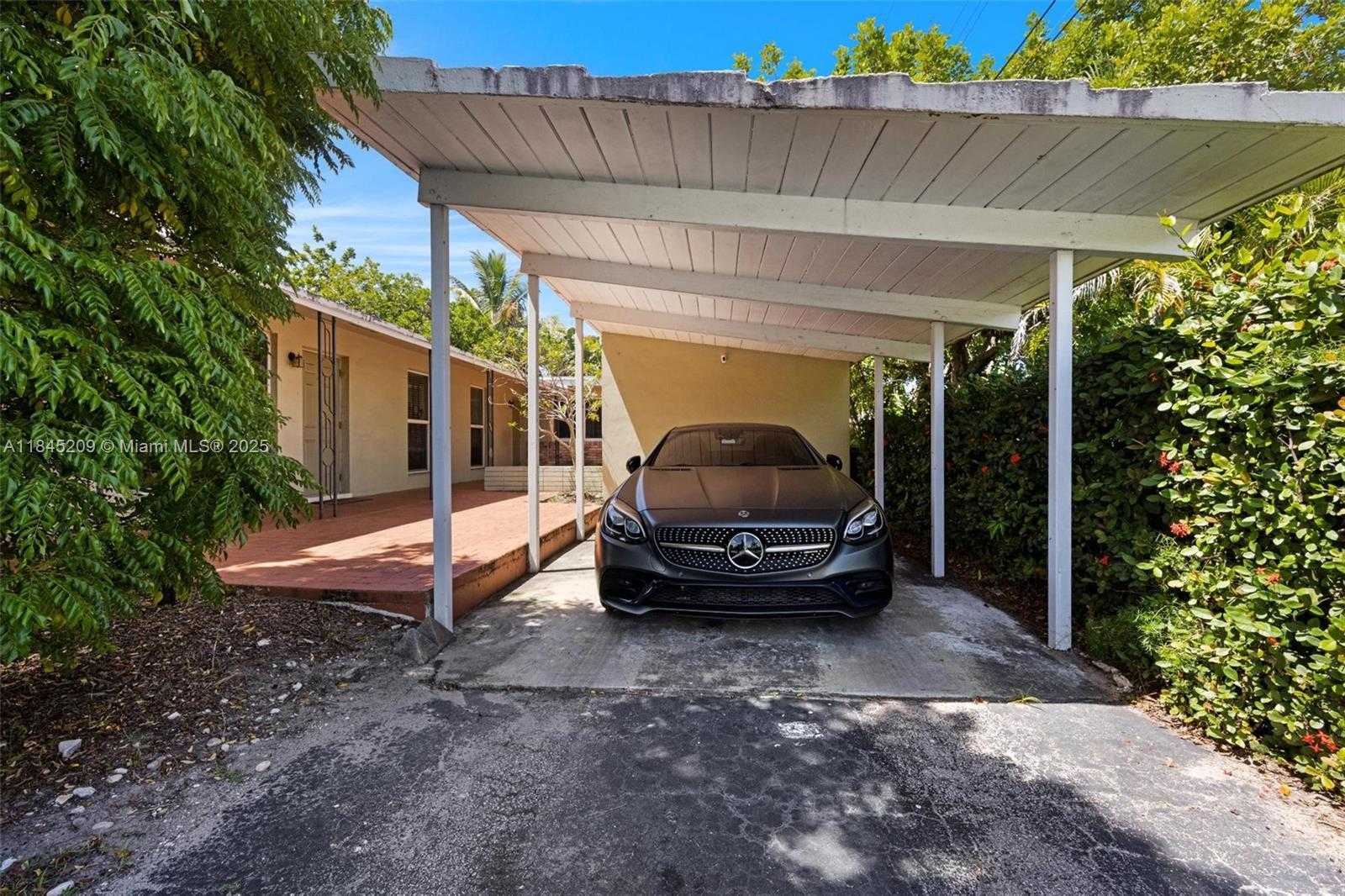 Small Image of 1433 NORTH EAST 22ND ST, Wilton Manors Number 35