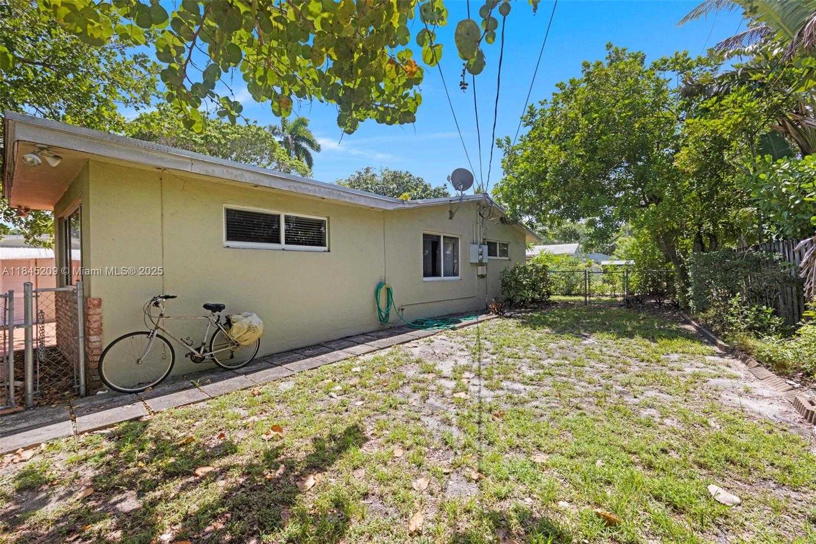 Small Image of 1433 NORTH EAST 22ND ST, Wilton Manors Number 37