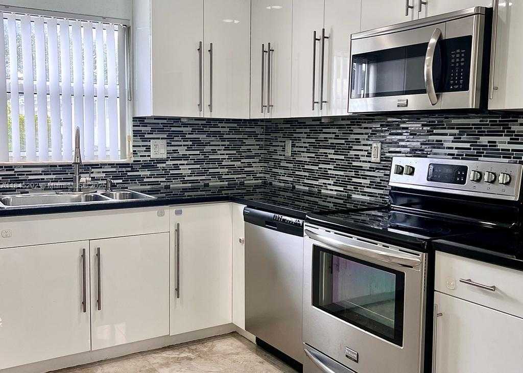 Small Image of 1940 ADAMS ST #3, Hollywood Number 3