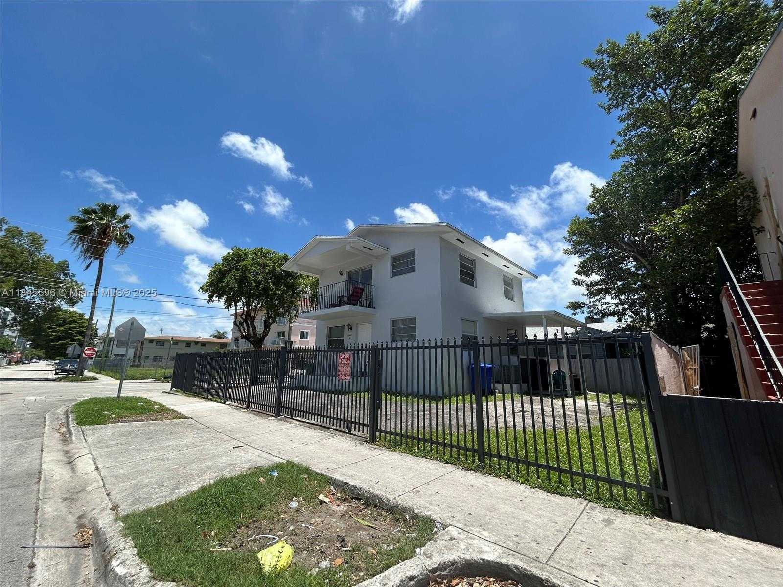 Small Image of 1068 SOUTH WEST 2ND ST, Miami Number 2