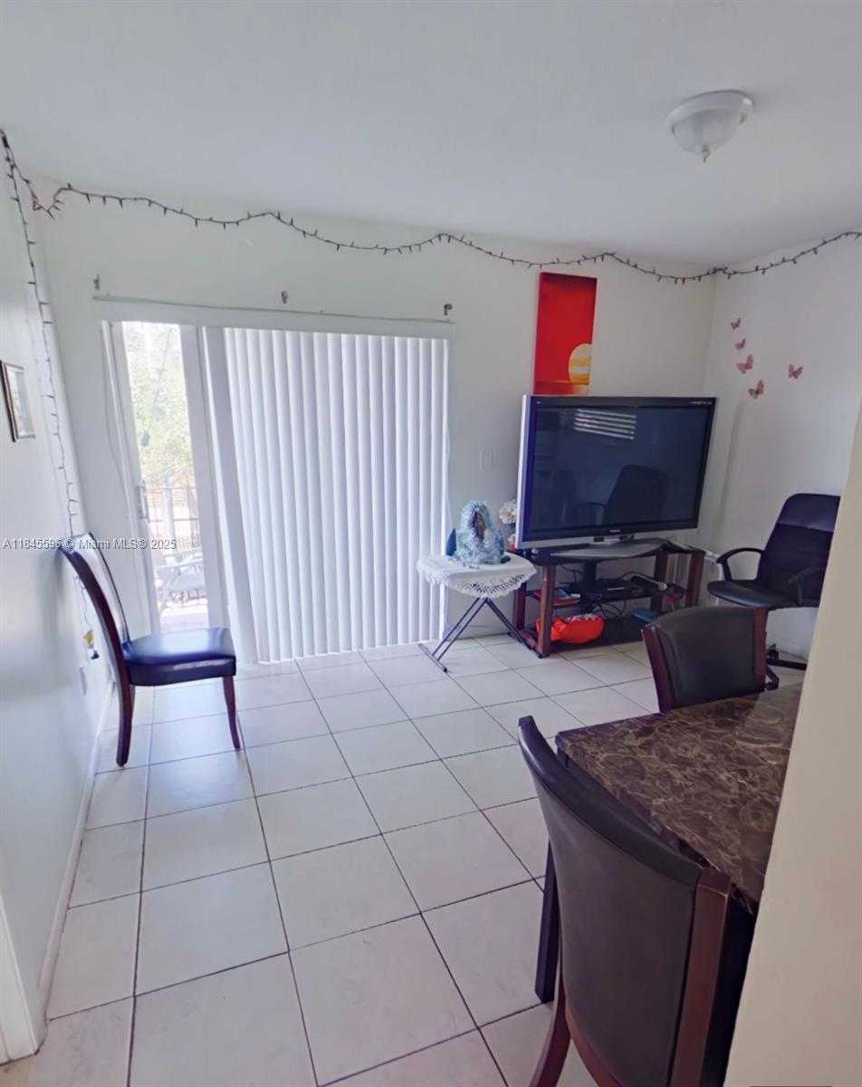 Small Image of 1068 SOUTH WEST 2ND ST, Miami Number 4