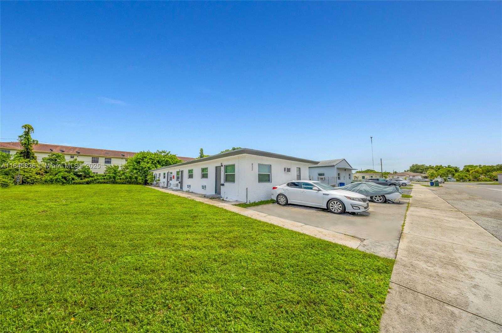 Small Image of 832 NORTH WEST 10TH ST #4, Hallandale Beach Number 2