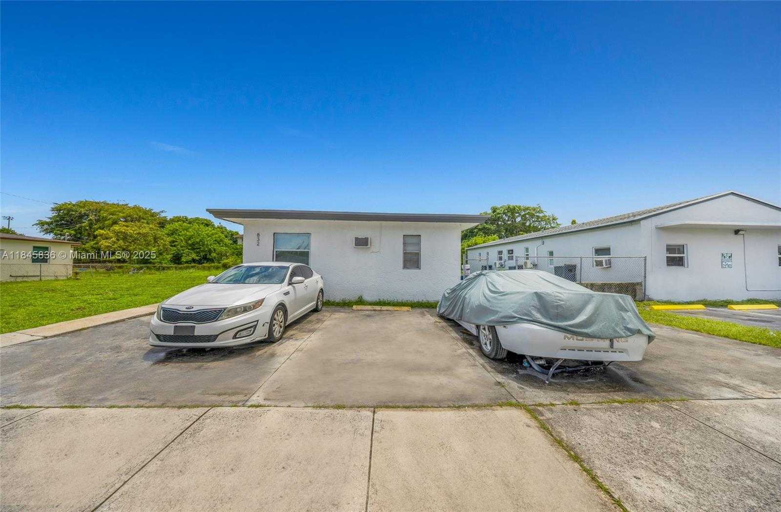 Small Image of 832 NORTH WEST 10TH ST #4, Hallandale Beach Number 3