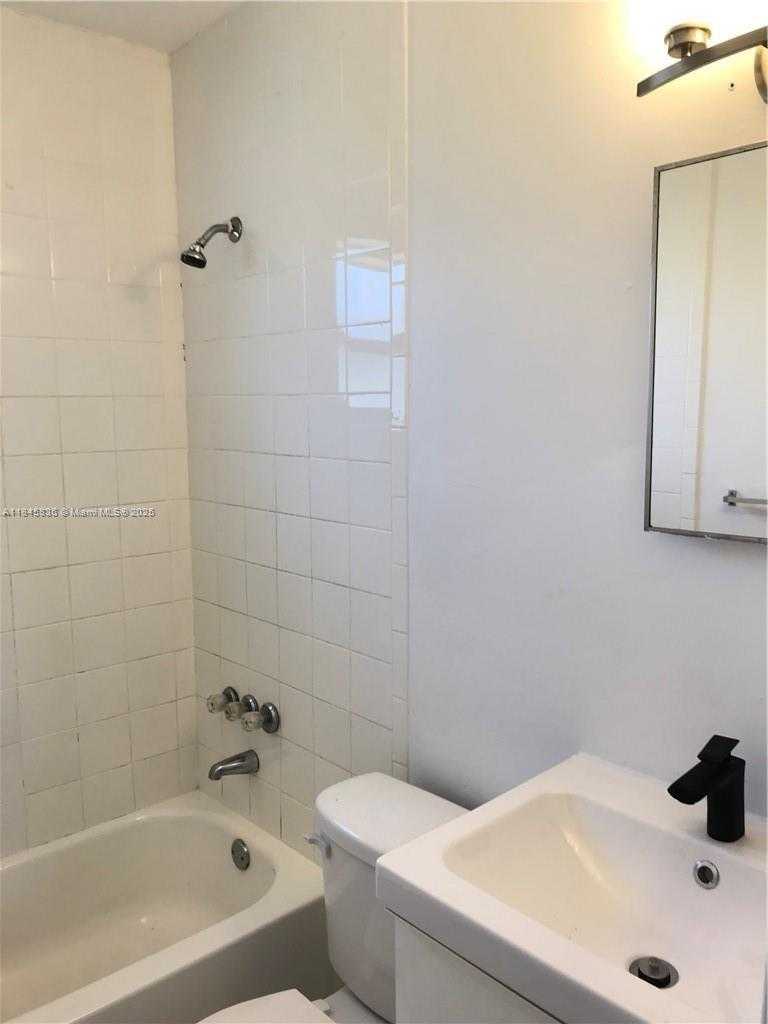 Small Image of 832 NORTH WEST 10TH ST #4, Hallandale Beach Number 8
