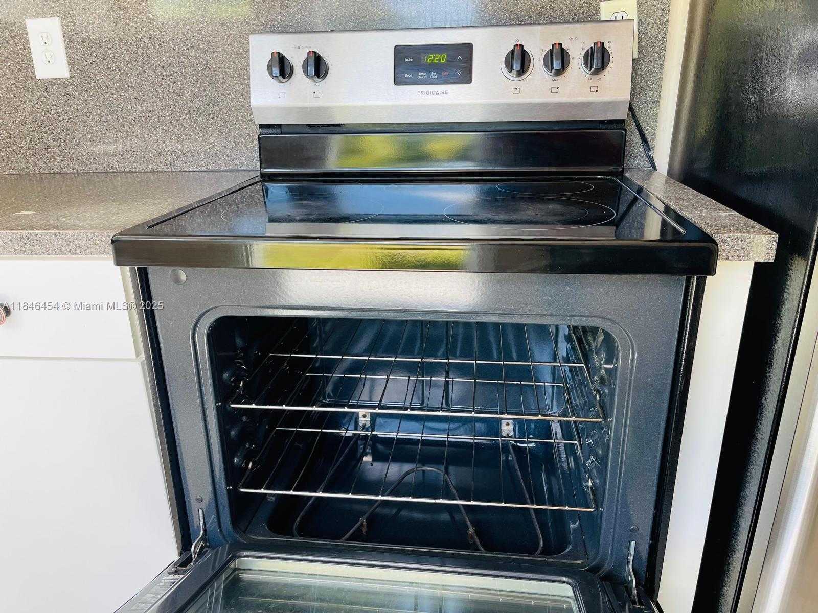 Small Image of 1400 NORTH EAST 148TH ST, Miami Number 12