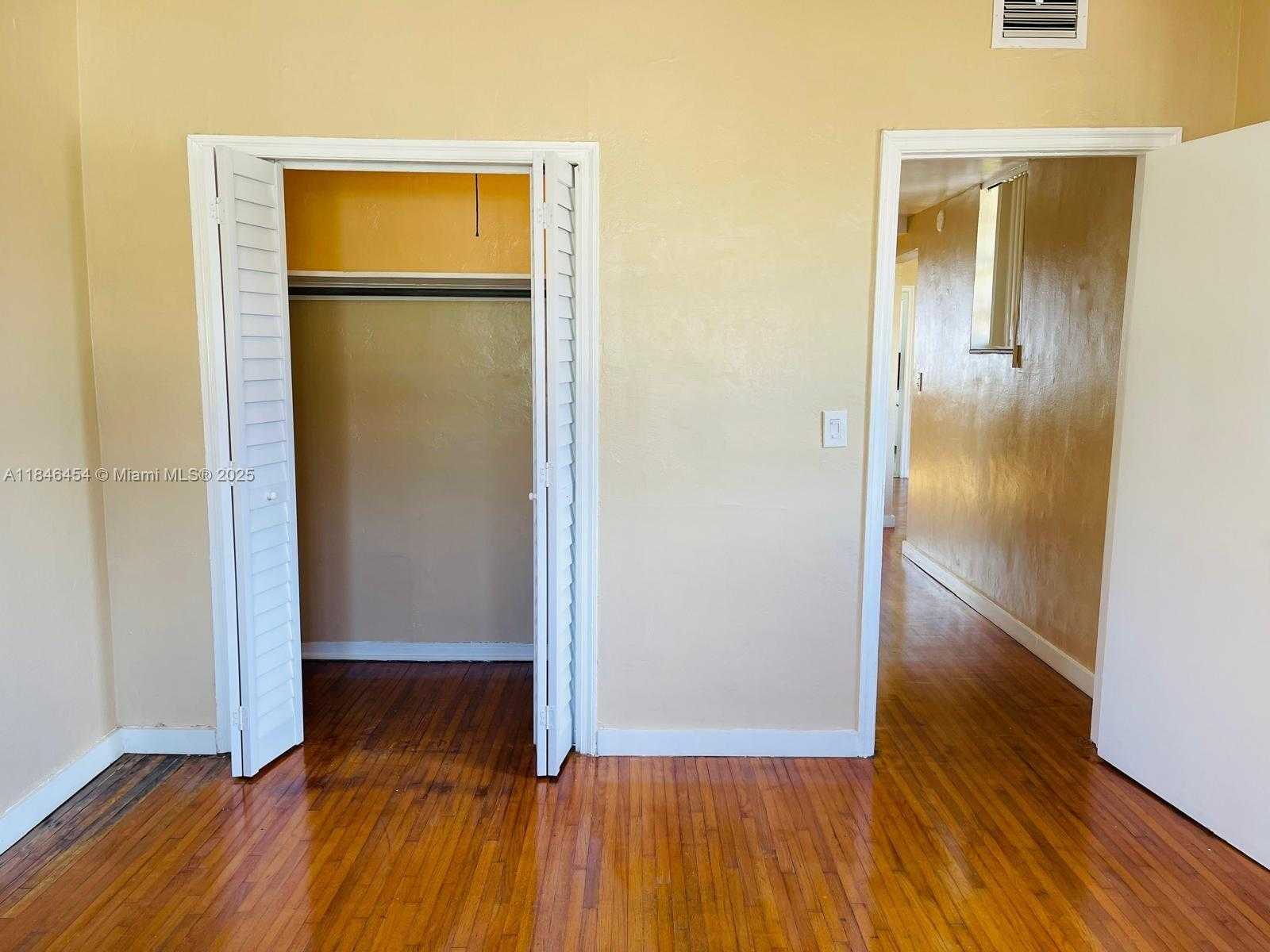 Small Image of 1400 NORTH EAST 148TH ST, Miami Number 23