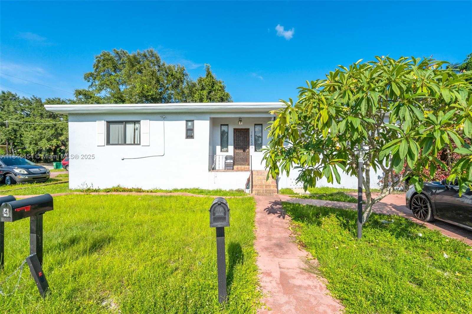 Small Image of 1400 NORTH EAST 148TH ST, Miami Number 3