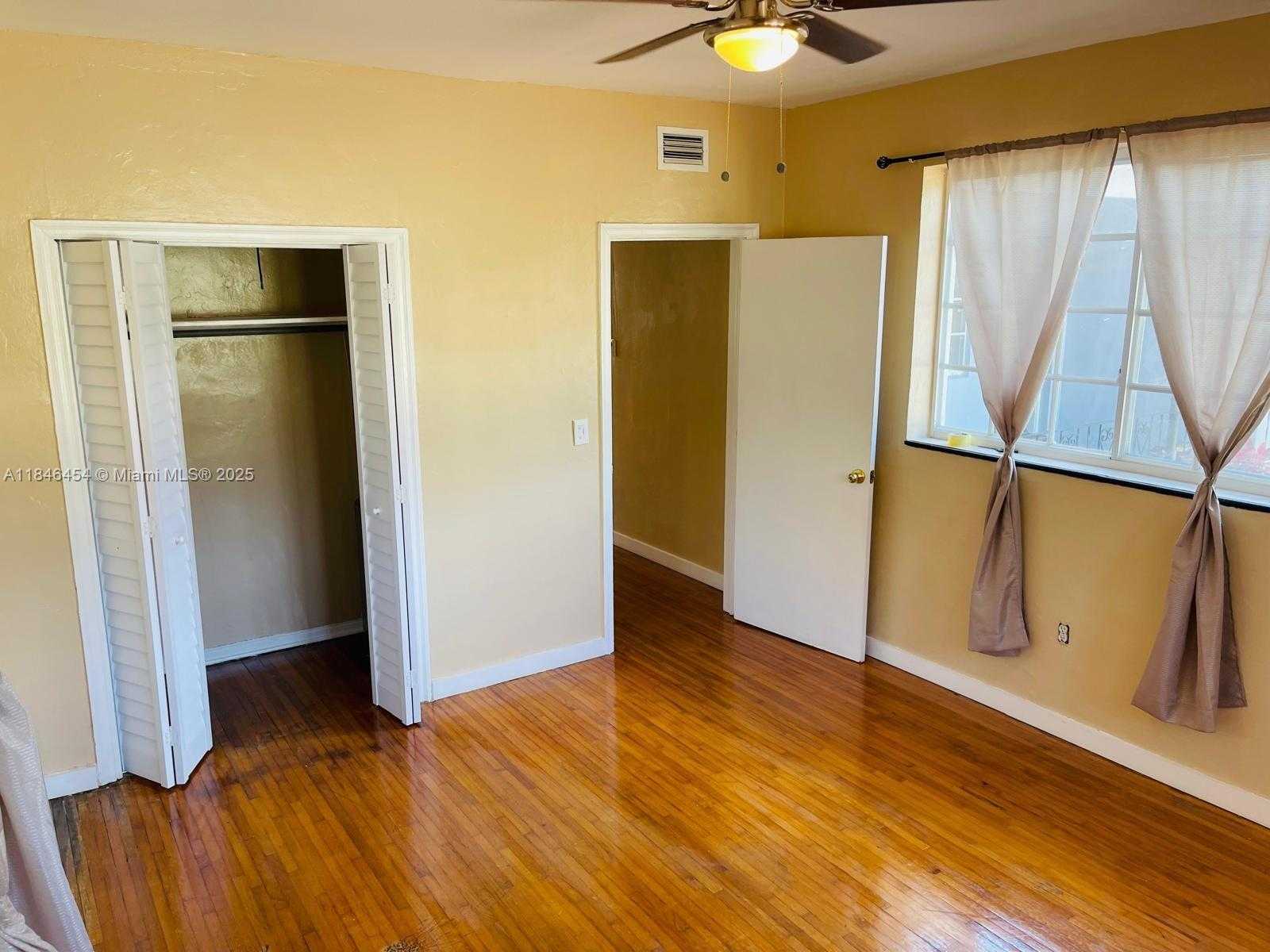 Small Image of 1400 NORTH EAST 148TH ST, Miami Number 5