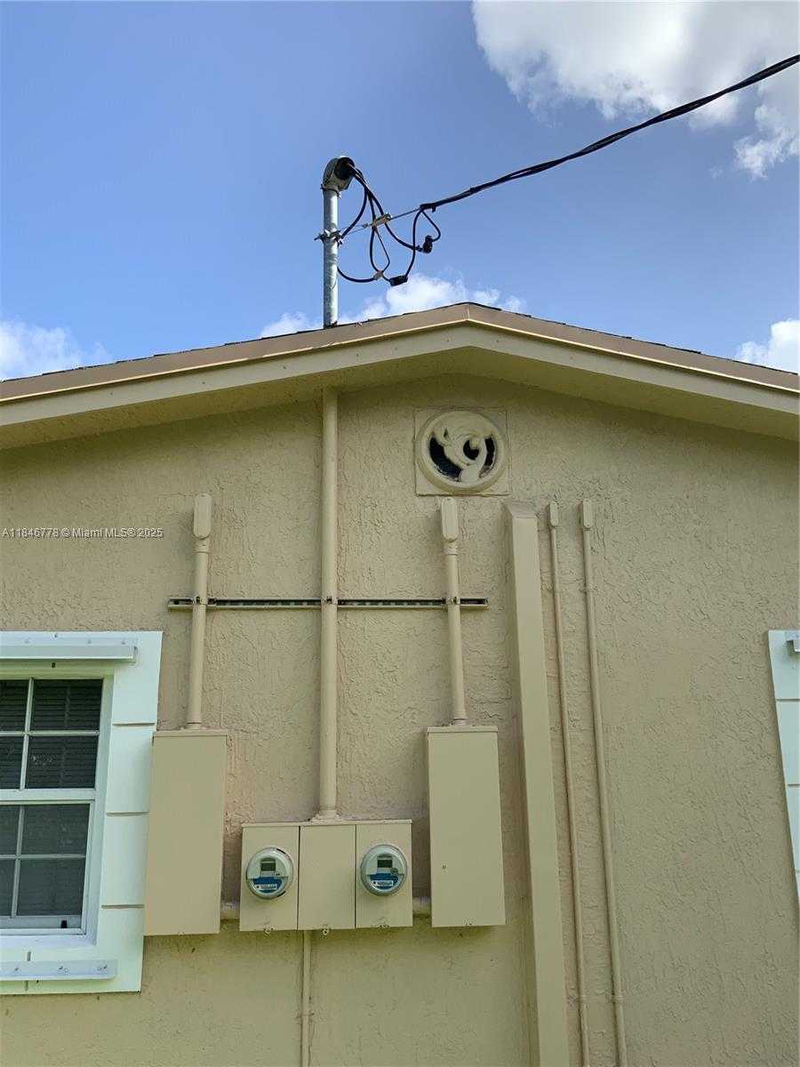 Small Image of 512 SOUTH WEST 10TH ST, Hallandale Beach Number 15